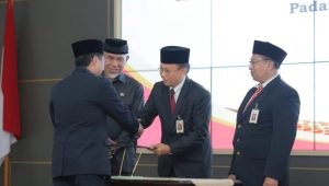 Punya PLT Baru, Gubernur Minta OJK Sumbar Dorong Perekonomian Daerah