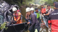 Minibus Terjun ke Jurang di Limapuluh Kota