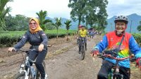 Kakek 81 Tahun Sukses Tempuh Rute Gowes Adventure di Solok Selatan