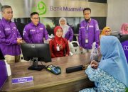 Direksi Bank Muamalat Turun Langsung Melayani Nasabah di Hari Pelanggan Nasional