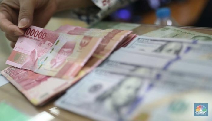 Rupiah Melemah Lawan Dolar Jelang Rilis PDB AS