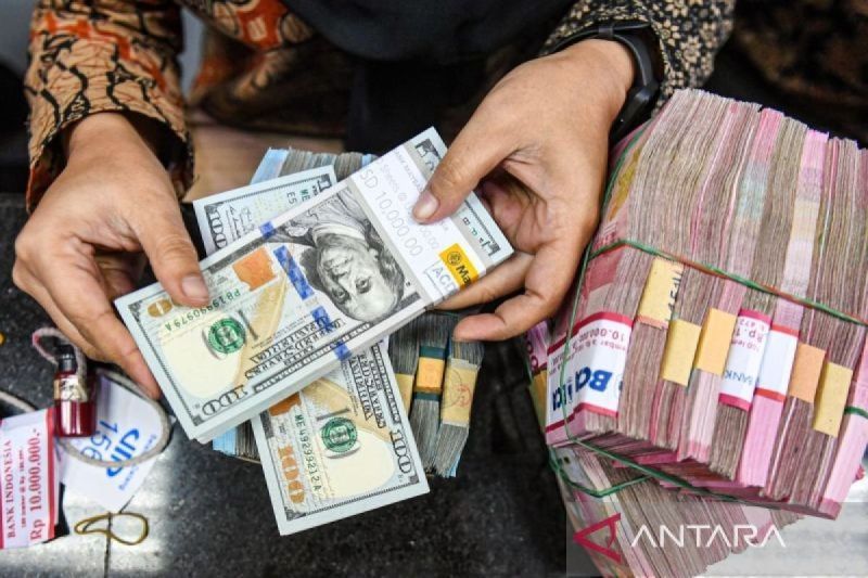 rupiah-senin-pagi-melemah-jadi-rp16.332-per-dolar-as