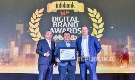 dukung-transaksi-non-tunai,-bank-dki-raih-penghargaan-digital-brand
