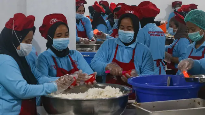 luhut:-anggaran-makan-bergizi-gratis-bakal-sentuh-rp-300-triliun-pada-2026