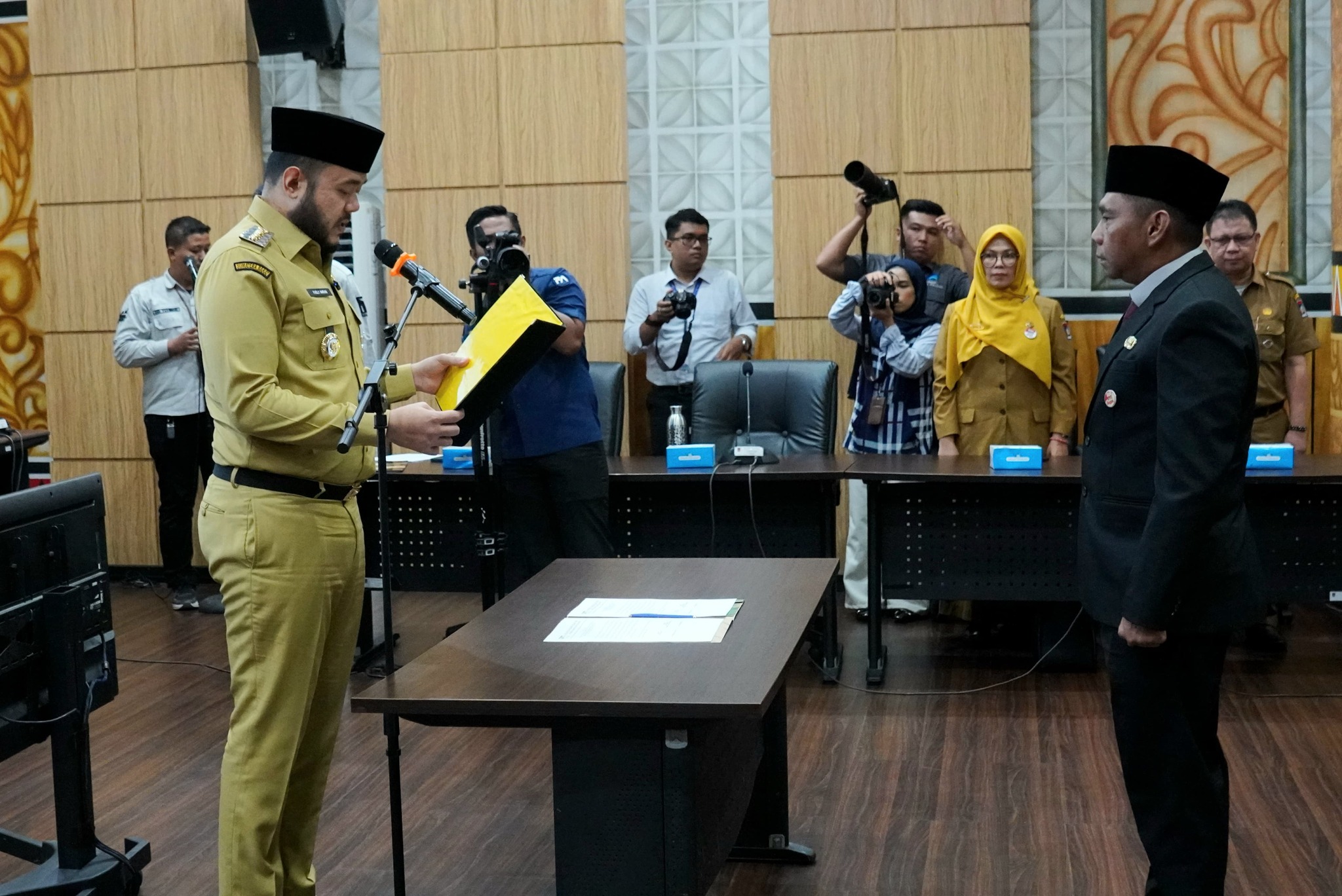 lantik-dewas-perumda-psm,-wako-minta-atasi-masalah-di-pantai-air-manis-hingga-parkir