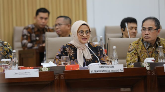 dpr:-direksi-telkom-yang-baru-harus-terus-tingkatkan-kinerja