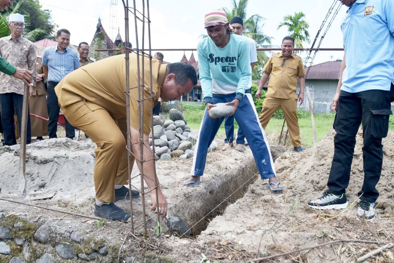 pastikan-masyarakat-hidup-layak,-wali-kota-pariaman-instruksikan-camat-hingga-lurah-data-rumah-tidak-layak-huni