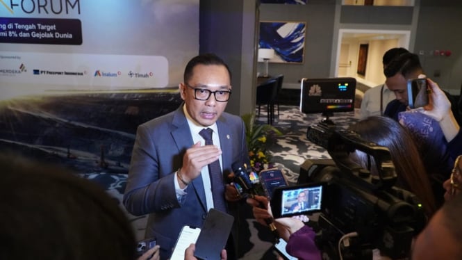 tekad-kuat-wamen-investasi-benahi-perizinan-demi-ekonomi-tumbuh-8-persen