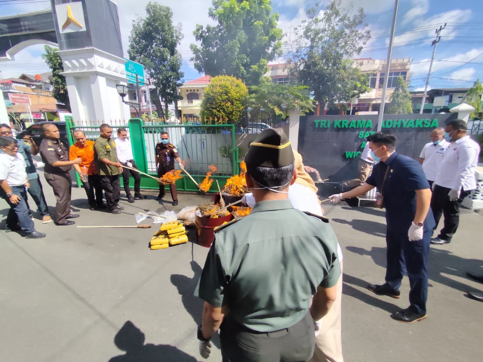 kejari-payakumbuh-musnahkan-48-kg-ganja-dan-241-gram-sabu,-wali-kota-pesimis-narkoba-bisa-diberantas