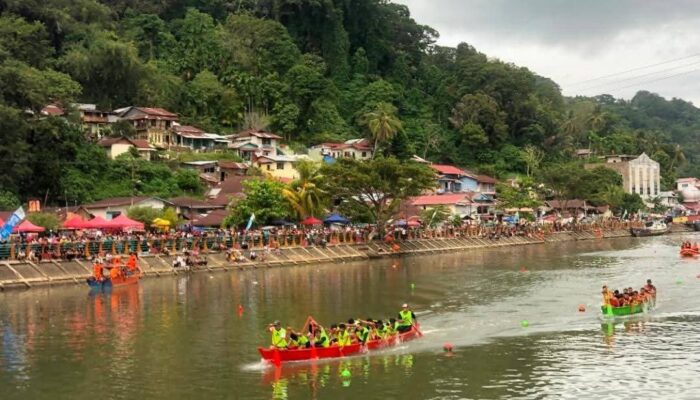 Awas Yo” Kalahkan Remaja POD SP dalam Laga Sengit Selaju Sampan