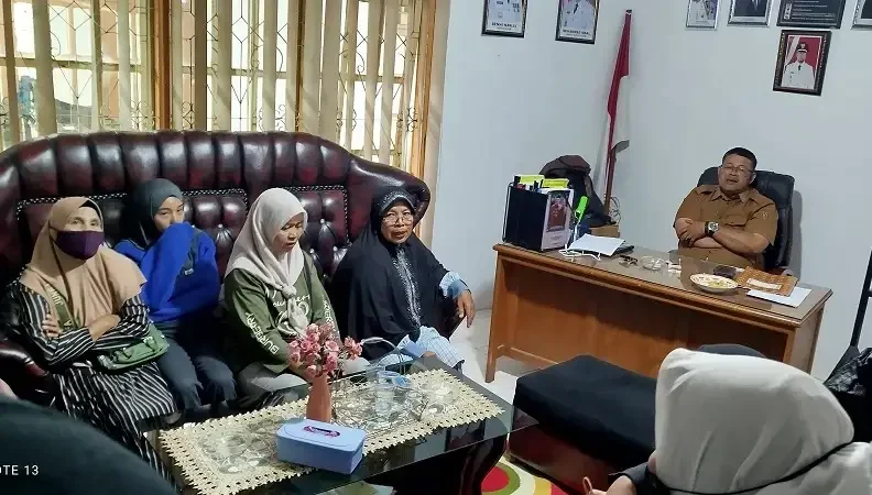 oknum-jorong-diduga-robek-surat-bantuan-hibah, bupati-agam-perintahkan-investigasi