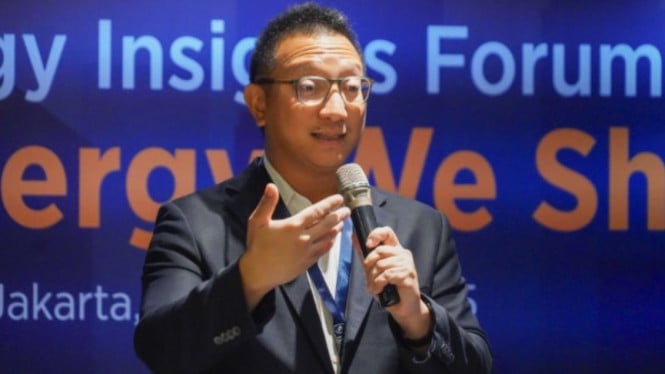 akselerasi-pembangunan-transmisi-listrik,-kadin-usul-pln-terbitkan-green-bond