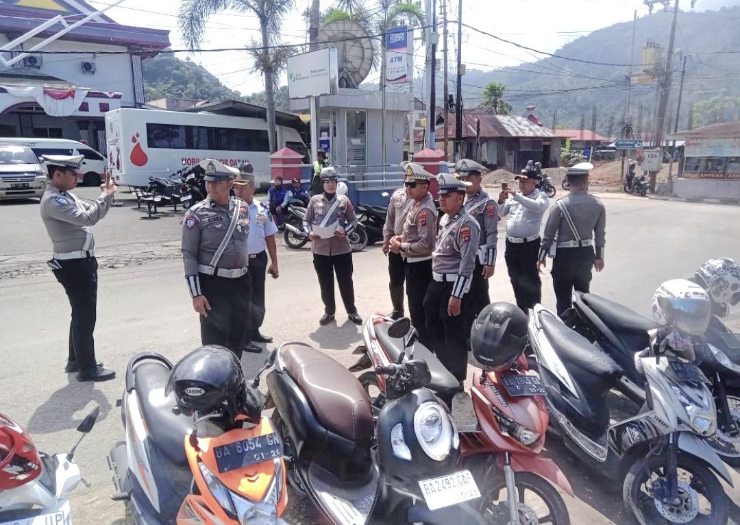 satlantas-polres-pessel-dan-dishub-sosialisasikan-larangan-lampu-strobo-dan-penataan-parkir