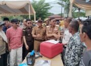 Bupati Hendrajoni Serahkan Mesin Tempel, Nelayan Pesisir Selatan Tersenyum