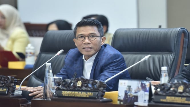 dpr-sentil-menkeu-purbaya,-diminta-tak-berpolemik-dengan-bahlil-soal-subsidi-gas-3-kg