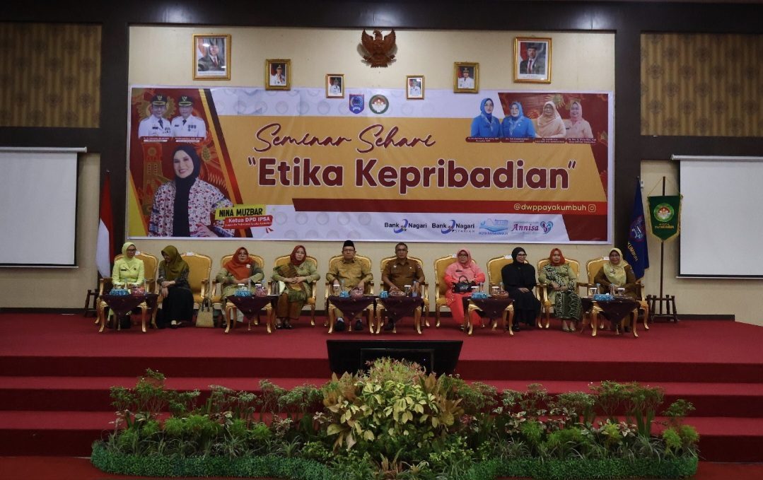 dharma-wanita-persatuan-kota-payakumbuh-gelar-seminar-sehari-“etika-kepribadian”