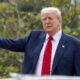 trump-resmi-kenakan-tarif-baru-untuk-kayu-dan-furnitur,-kanada-dan-vietnam-kena-dampak-terbesar