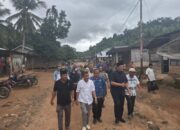 Wabup Janjikan Ambulans, Sambangi Warga Tanjung Larangan Pasaman Barat