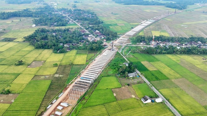 akselerasi-psn,-sig-catat-sudah-pasok-98.000-ton-semen-ke-proyek-tol-serang-panimbang