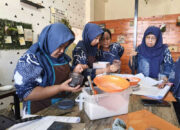 Semen Padang Latih Warga Teluk Bayur, Berdayakan Lewat Boga