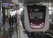 MRT Jakarta Berhenti, Penumpang Dievakuasi Imbas Gangguan Operasional