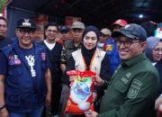 Tanah Datar Bergerak, Salurkan Bantuan Korban Bencana