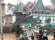 TNI Bangun Jembatan Darurat, Solok Kembali Terhubung