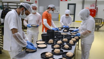 bi-buka-suara-soal-toko-roti-tolak-pembayaran-uang-tunai-dri-nenek