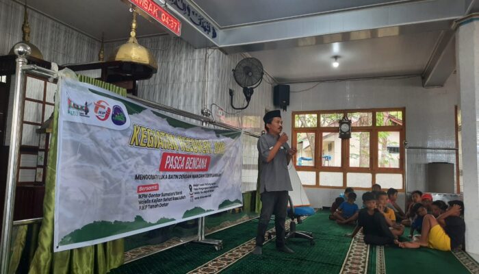 Jurnalis dan Alumni Gontor Obati Trauma Galodo Tanah Datar