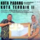 Penghargaan diserahkan Gubernur Sumatera Barat melalui Asisten Administrasi Umum Setdaprov, Medi Iswandi di kegiatan Rakor Kelitbangan Provinsi Sumatera Barat.