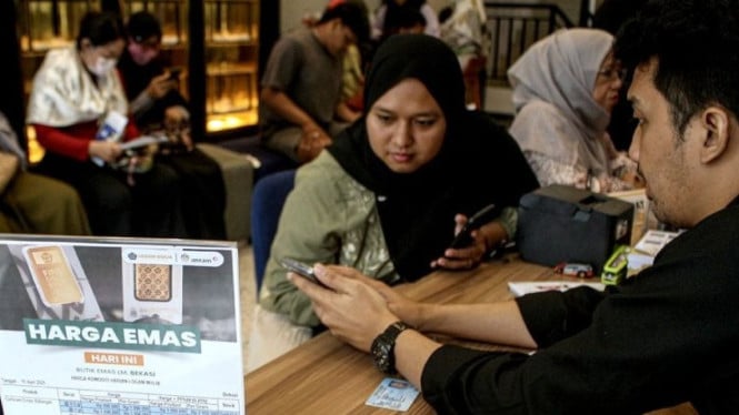 harga-emas-hari-ini-13-januari-2026,-produk-antam-terus-meroket,-global-terjun-bebas