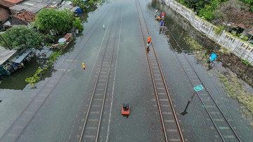 banjir-pekalongan-parah,-kai-daop-3-cirebon-batalkan-28-perjalanan