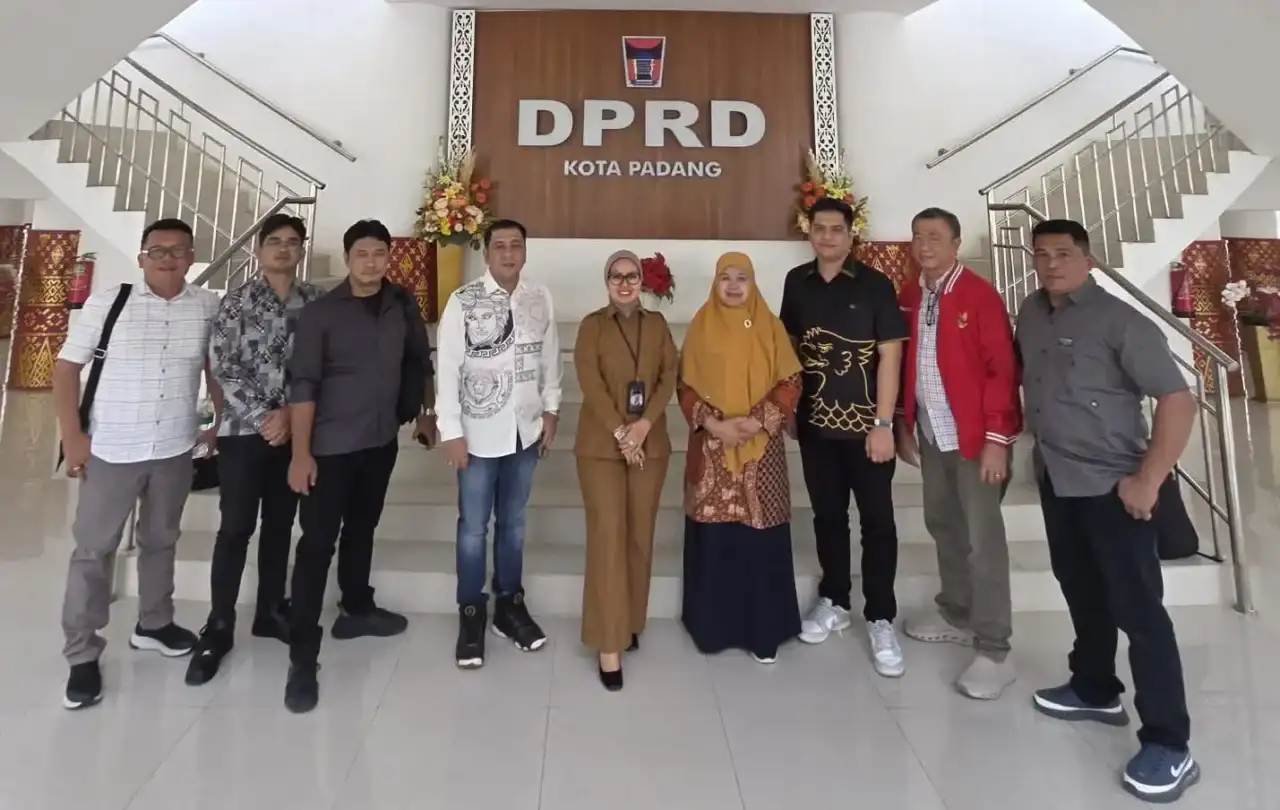 dprd-padang-dikunjungi-komisi-ii-dprd-pematangsiantar