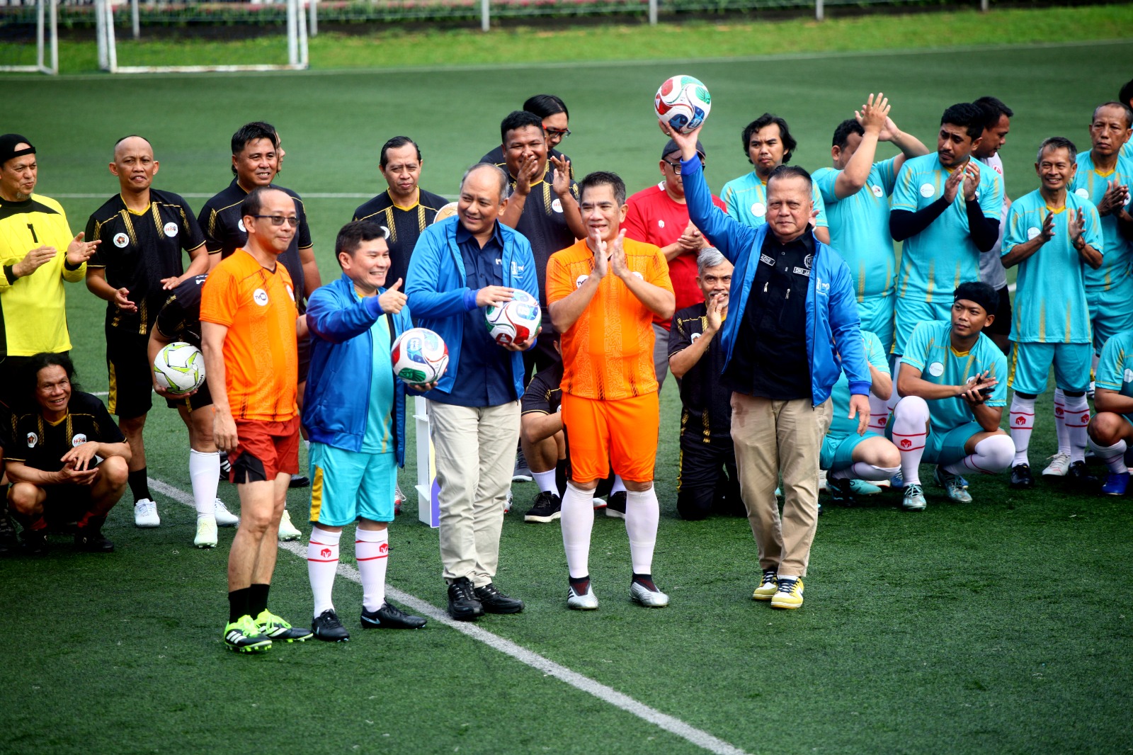 sambut-hpn-dan-piala-dunia-2026,-pwi-main-bola-bareng-antara,-tvri,-dan-rri