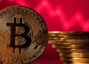 Bitcoin Anjlok, Investor Panik Jual Aset Kripto Massal