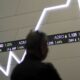 ihsg-naik-2,75-persen-saat-harga-minyak-rontok,-ini-3-saham-top-gainers-lq45