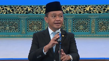 bahlil-minta-warga-bijak-isi-bbm:-secukupnya,-tak-usah-panic-buying