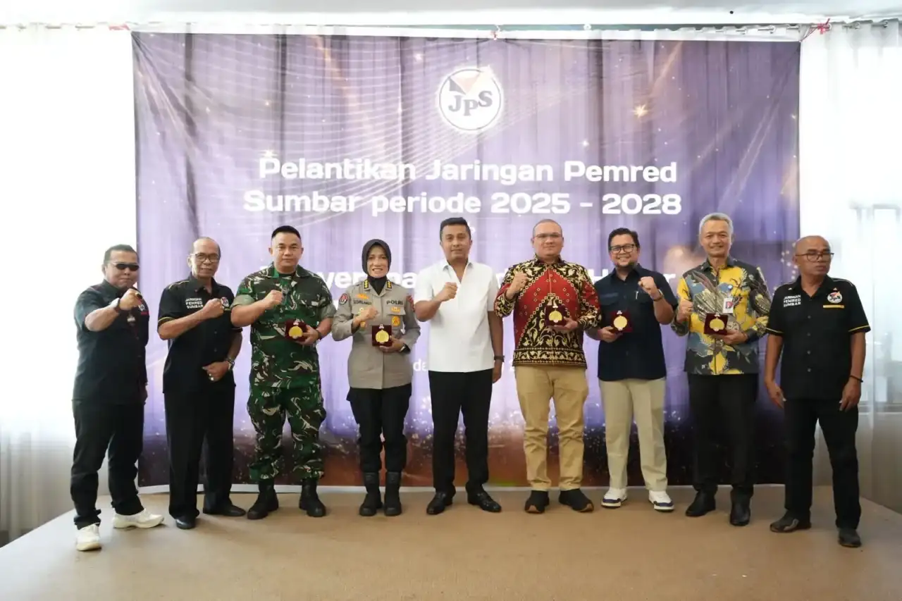 medal-of-honor-diserahkan-wagub-vasko,-ini-para-penerima-penghargaan-“bakti-untuk-negeri”