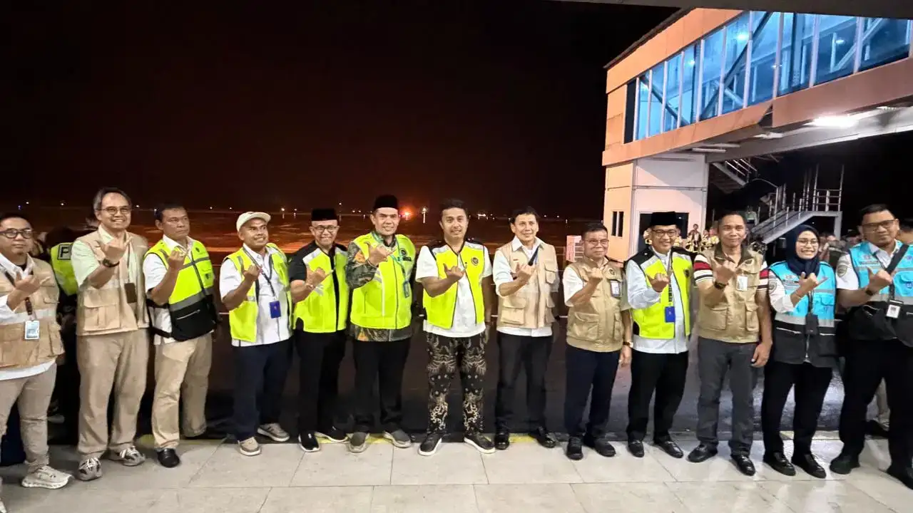 bandara-internasional-minangkabau-berangkatkan-389-jamaah-haji-kloter-pertama-embarkasi-padang