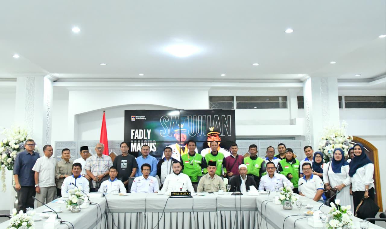 di-hari-buruh,-wako-fadly-amran-dialog-dengan-serikat-pekerja