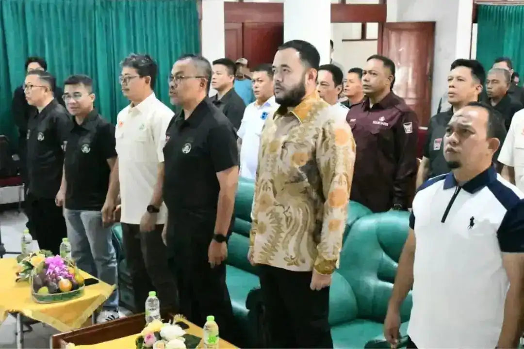 pelantikan-pengcab-ptmsi-padang-2025-2029,-wali-kota-padang-tekankan-program-satu-meja-tenis-di-smp