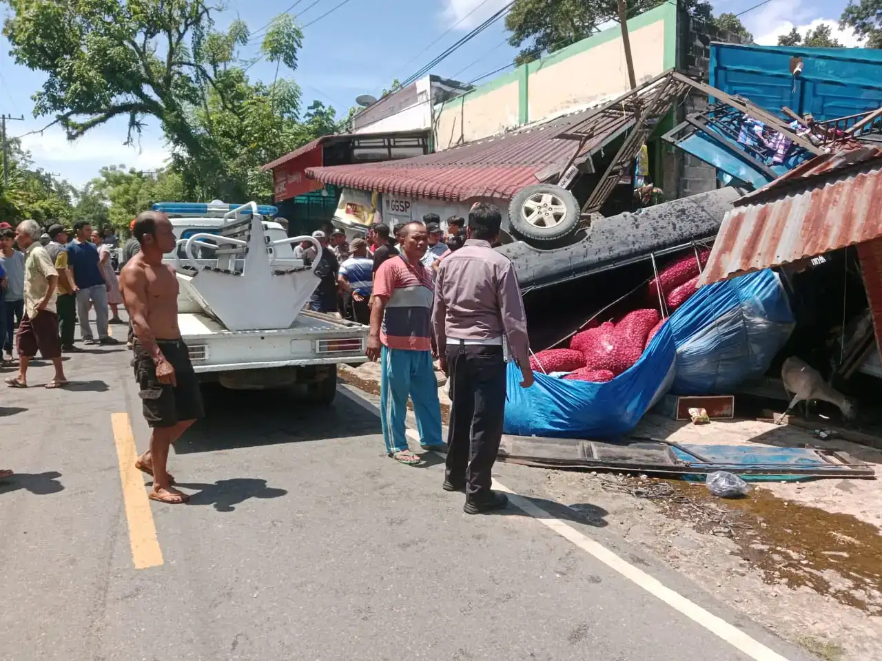 mobil-l-300-tabrak-sepeda-motor-di-nagari-limau-purut-tapan,-dua-orang-meninggal-dunia