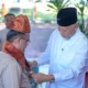 gubernur-mahyeldi-sambut-kedatangan-menaker-ri-di-bim