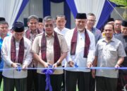 Mahyeldi Dampingi Menaker Resmikan Fasilitas Air Bersih Koto Tangah