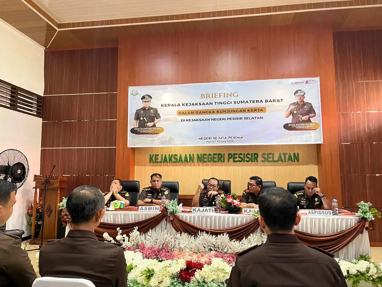 kunker-ke-kejari-pessel,-kajati-sumbar-minta-semua-bidang-di-kejaksaan-tingkatkan-kinerja