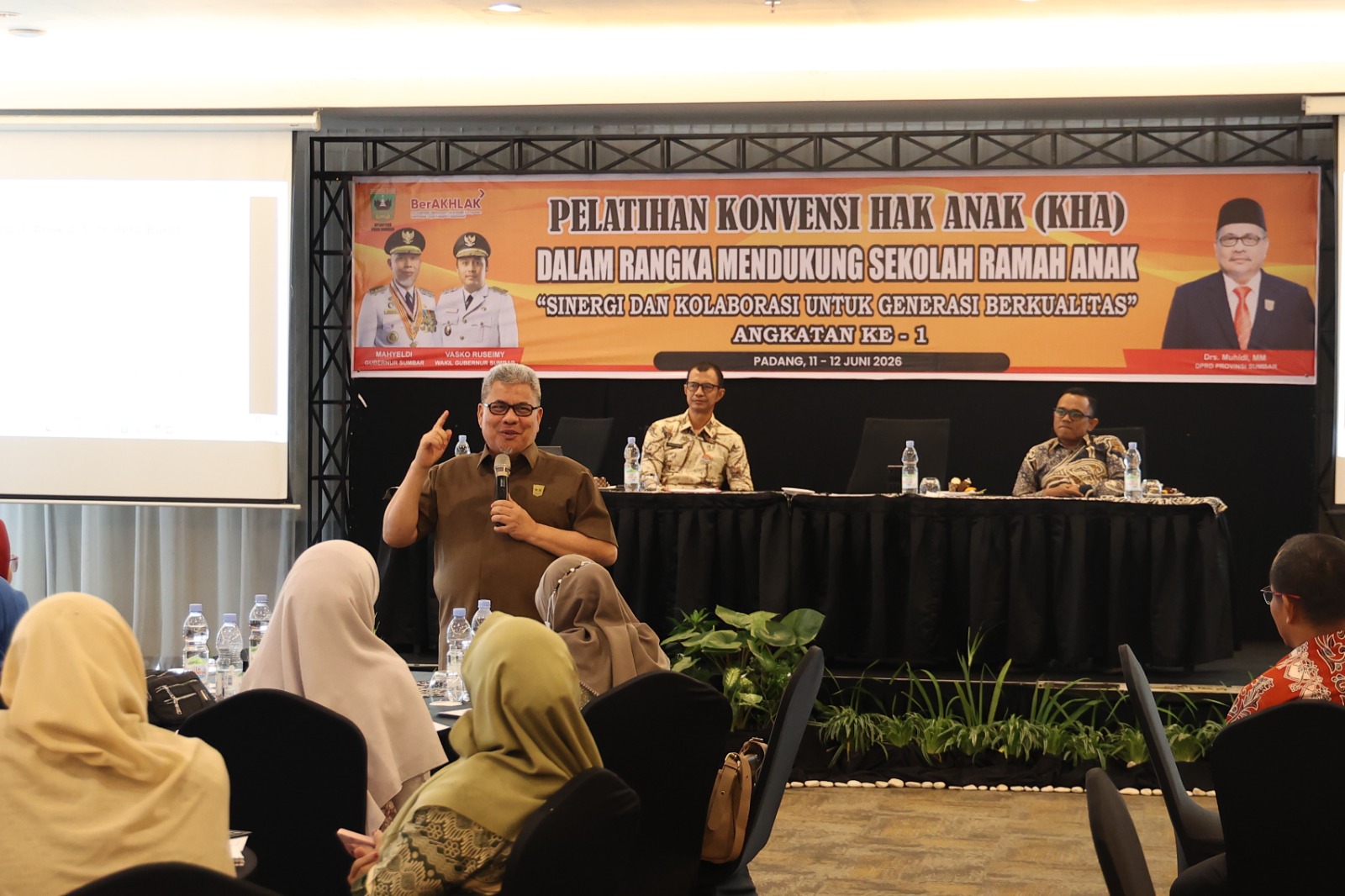 ketua-dprd-sumbar-muhidi:-sekolah-ramah-anak-jadi-investasi-masa-depan