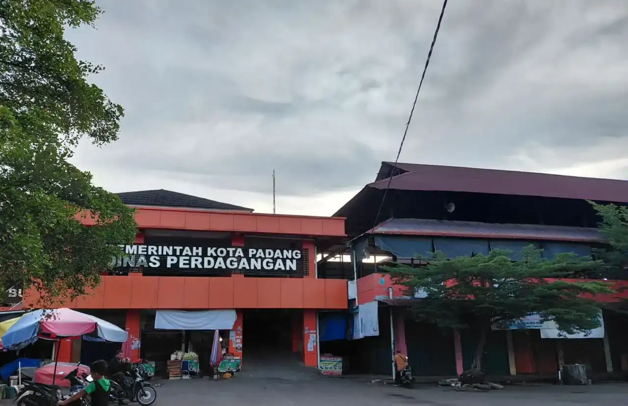 dorong-ekonomi-lokal,-pemko-padang-benahi-fasilitas-8-pasar-satelit