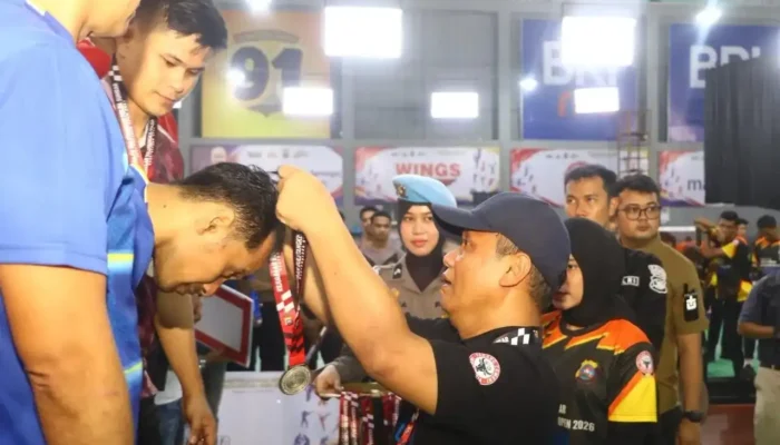 Kapolda Sumbar Perkuat Sinergitas Melalui Kejuaraan Bulu Tangkis