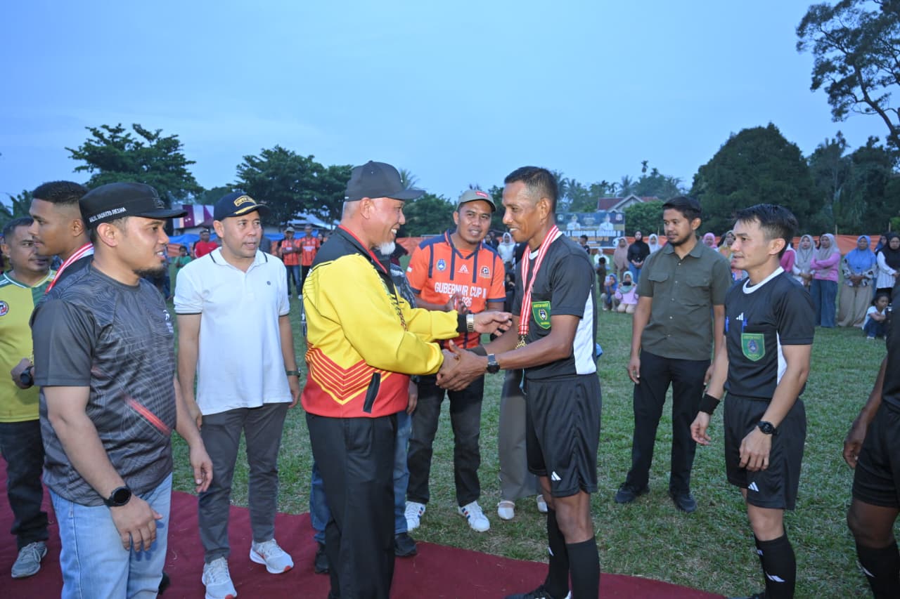 gubernur-mahyeldi:-turnamen-simalanggang-jadi-fondasi-pembinaan-sepak-bola-sumbar