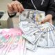 Grafik pergerakan nilai tukar mata uang Rupiah terhadap Dolar Amerika Serikat di layar monitor perdagangan